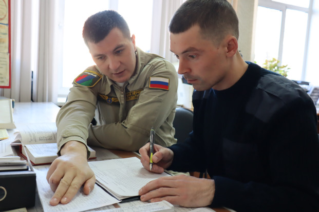 Будущие лётчики-наблюдатели отрабатывают обнаружение и тушение лесных пожаров на интерактивных тренажёрах в Красноярске Будущие лётчики-наблюдатели отрабатывают обнаружение и тушение лесных пожаров на интерактивных тренажёрах в Красноярске 1
